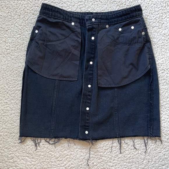 Divided by H&M Edgy Black Denim Skirt Size 6 - Picture 7 of 8